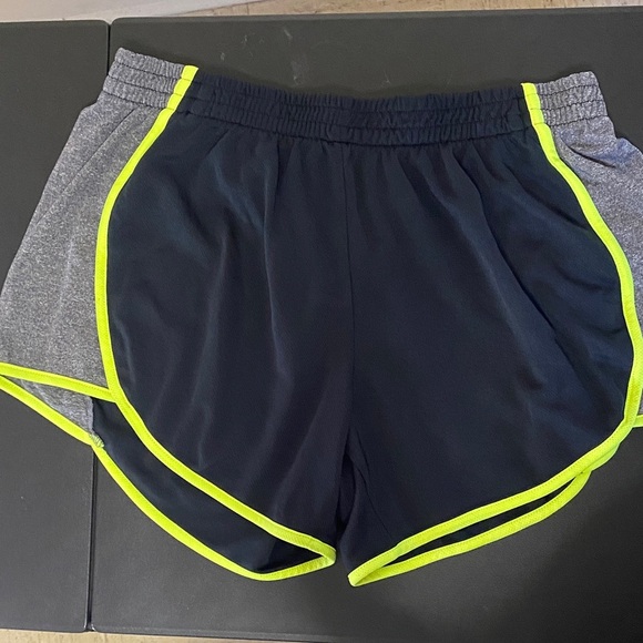 Active Wear• Athletic Set• Gray/Black/Neon - Picture 3 of 4